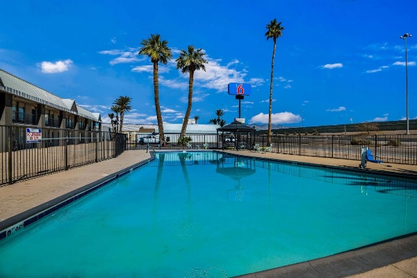 Motel 6-Tucson, AZ-Downtown image 2